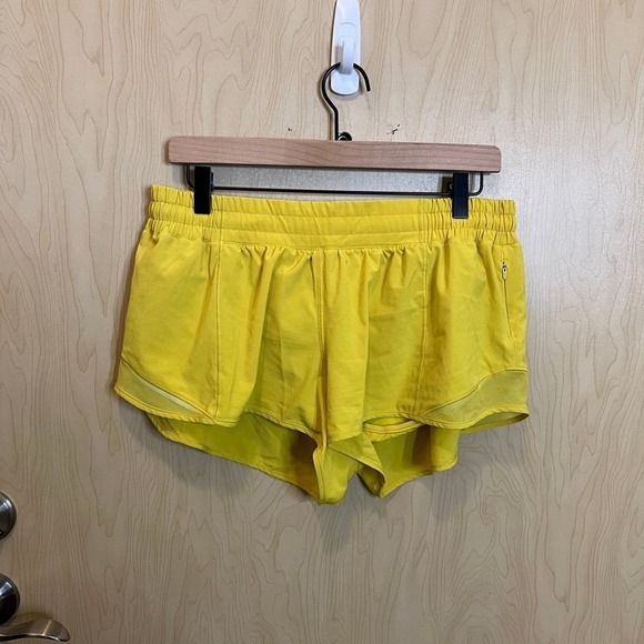 Lululemon Hotty Hot Short I| *2.5" - Picture 1 of 5